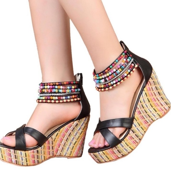 Women's Wedge Sandals With Pearls Across The Top Platform Sandals NIB size 9 - Picture 1 of 12